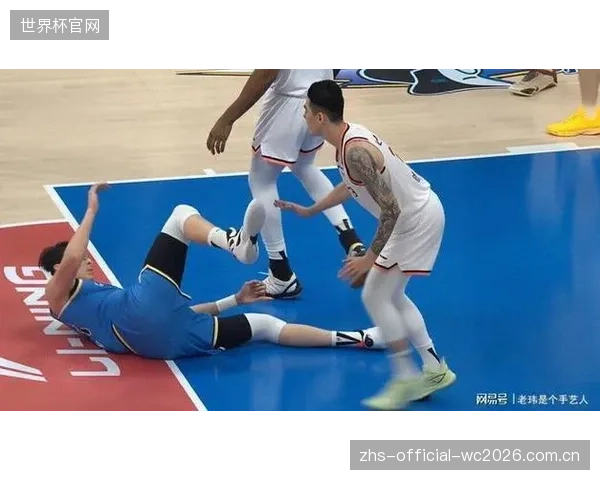 北京队进攻端全面哑火,上海队高压防守迫使对手失误频频。 北京队进攻端全面哑火,上海队高压防守迫使对手失误频频。